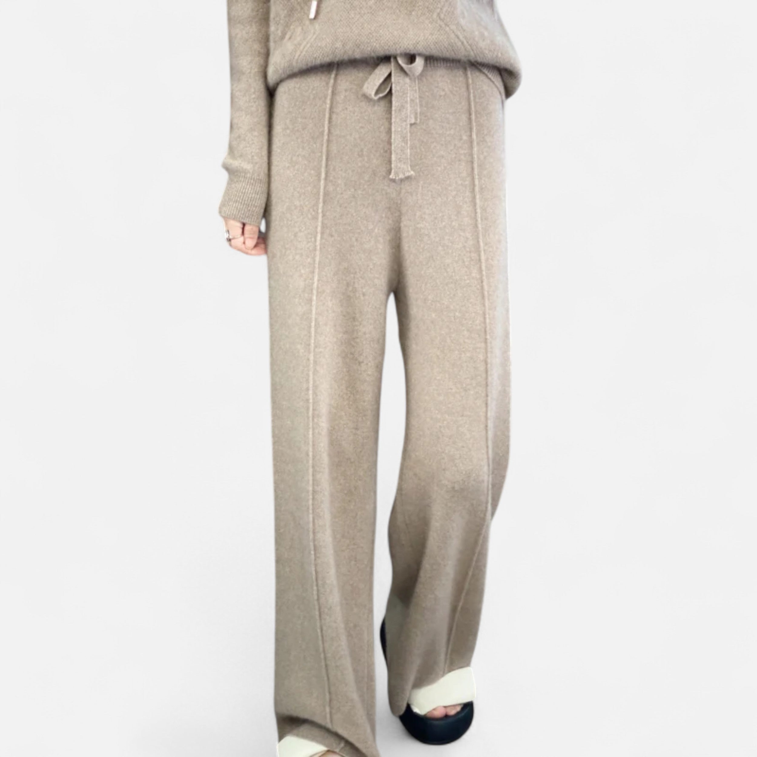 Loose-leg knitted wool trousers for women