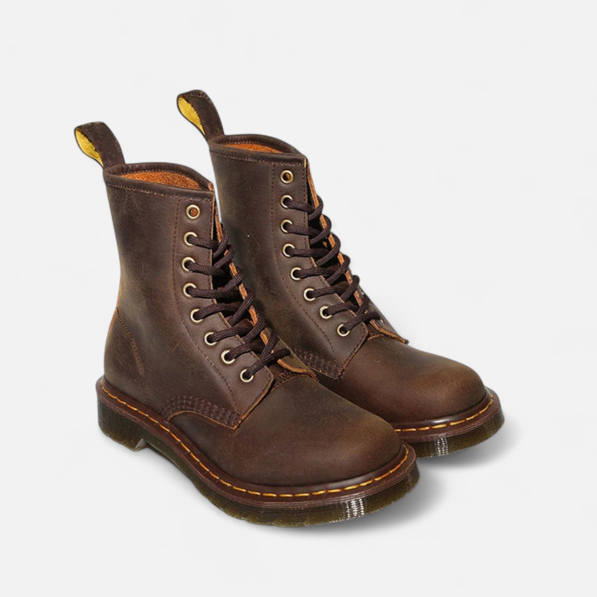 Refined English riding boots for women