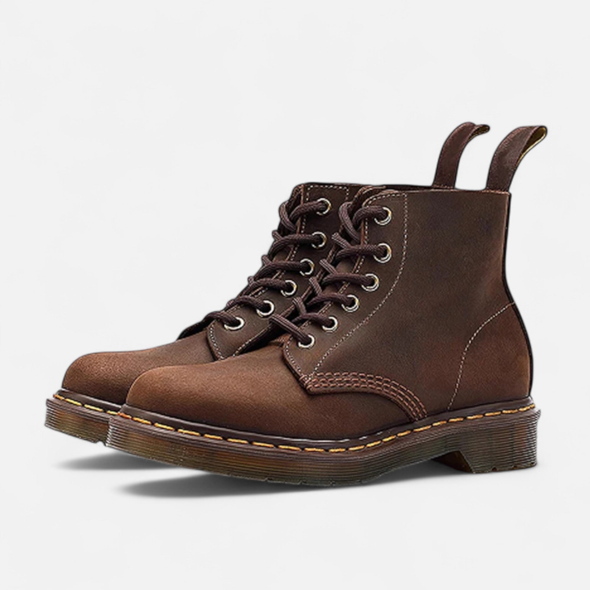 Refined English riding boots for women