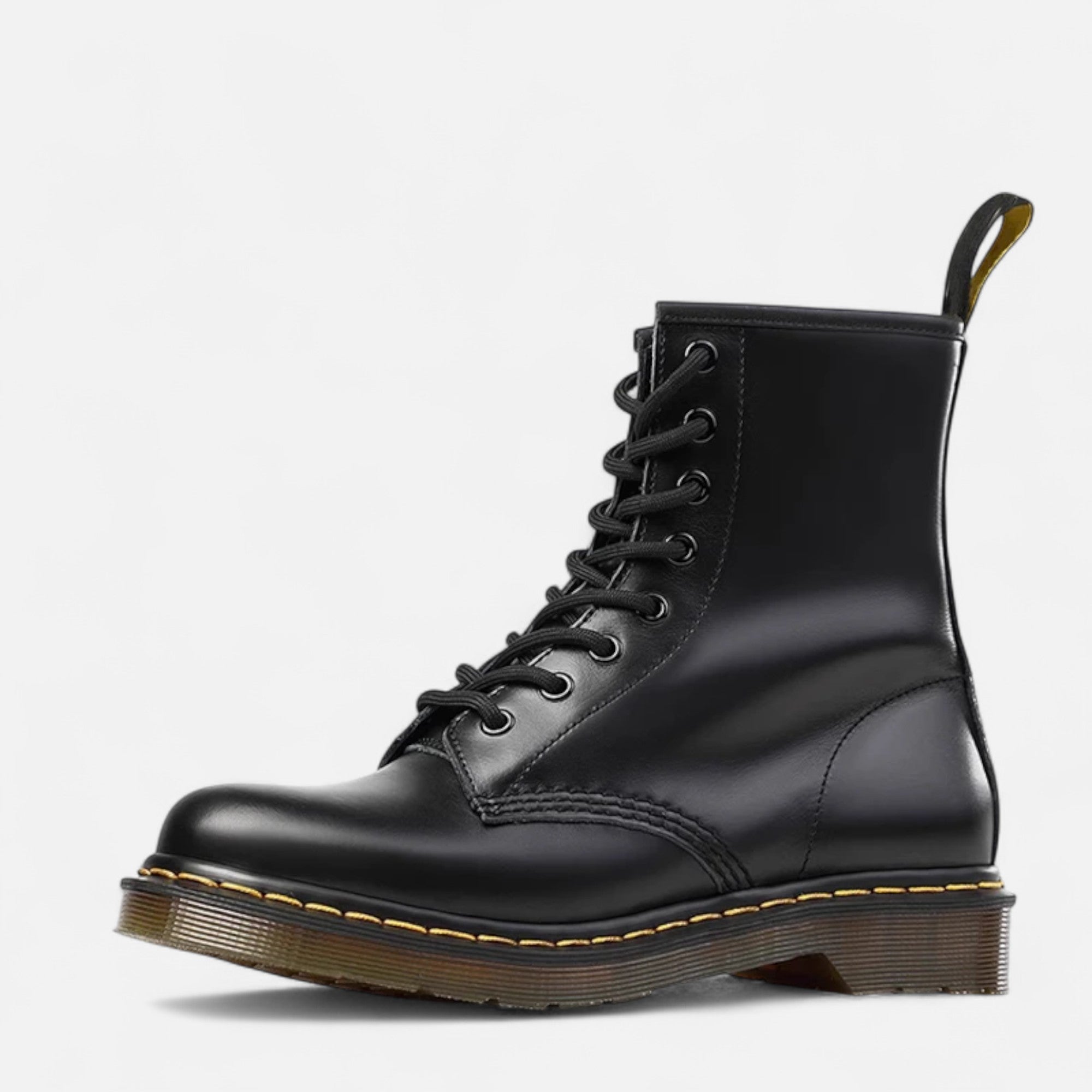 Refined English riding boots for women