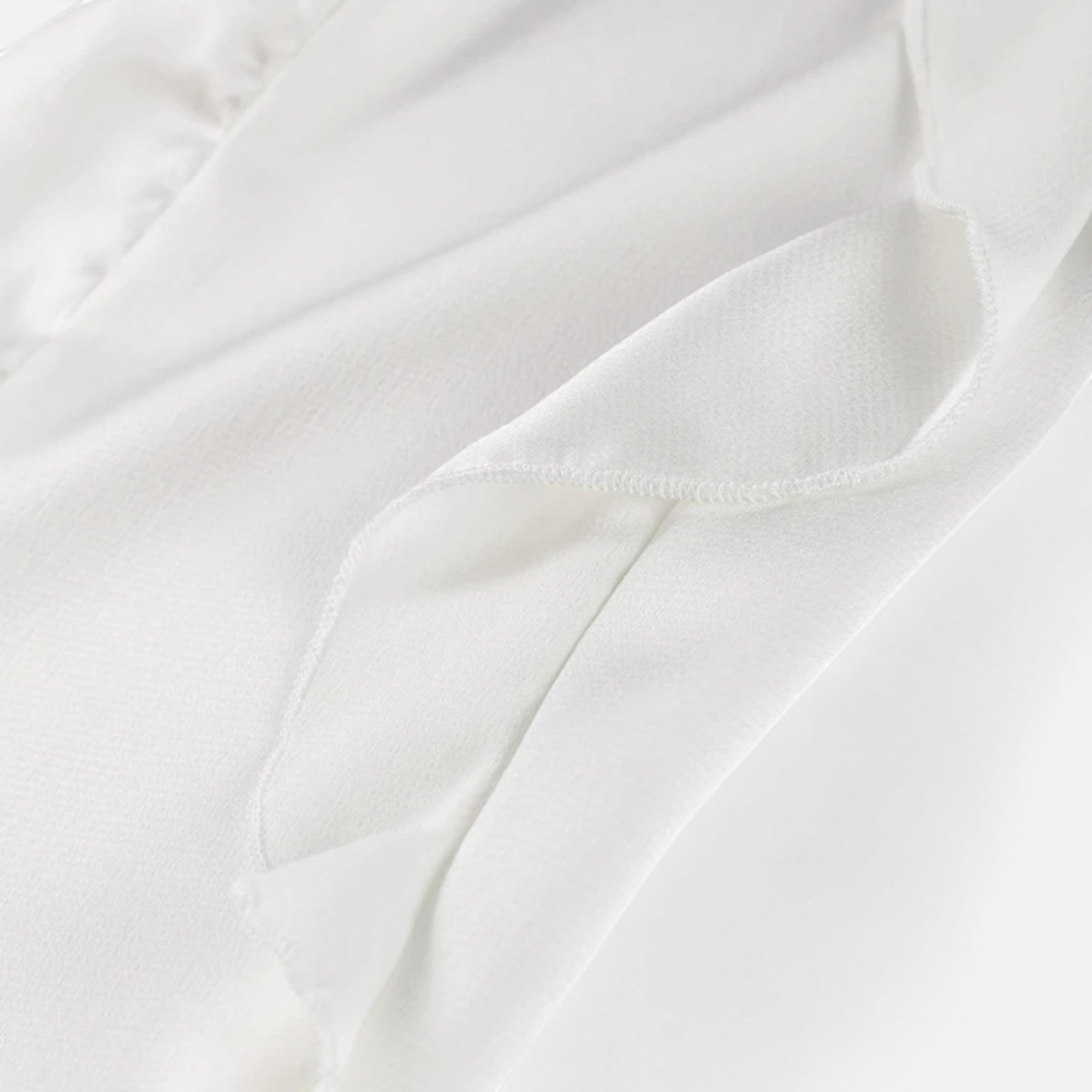 Elegant Women's Ruffled Chiffon Blouse